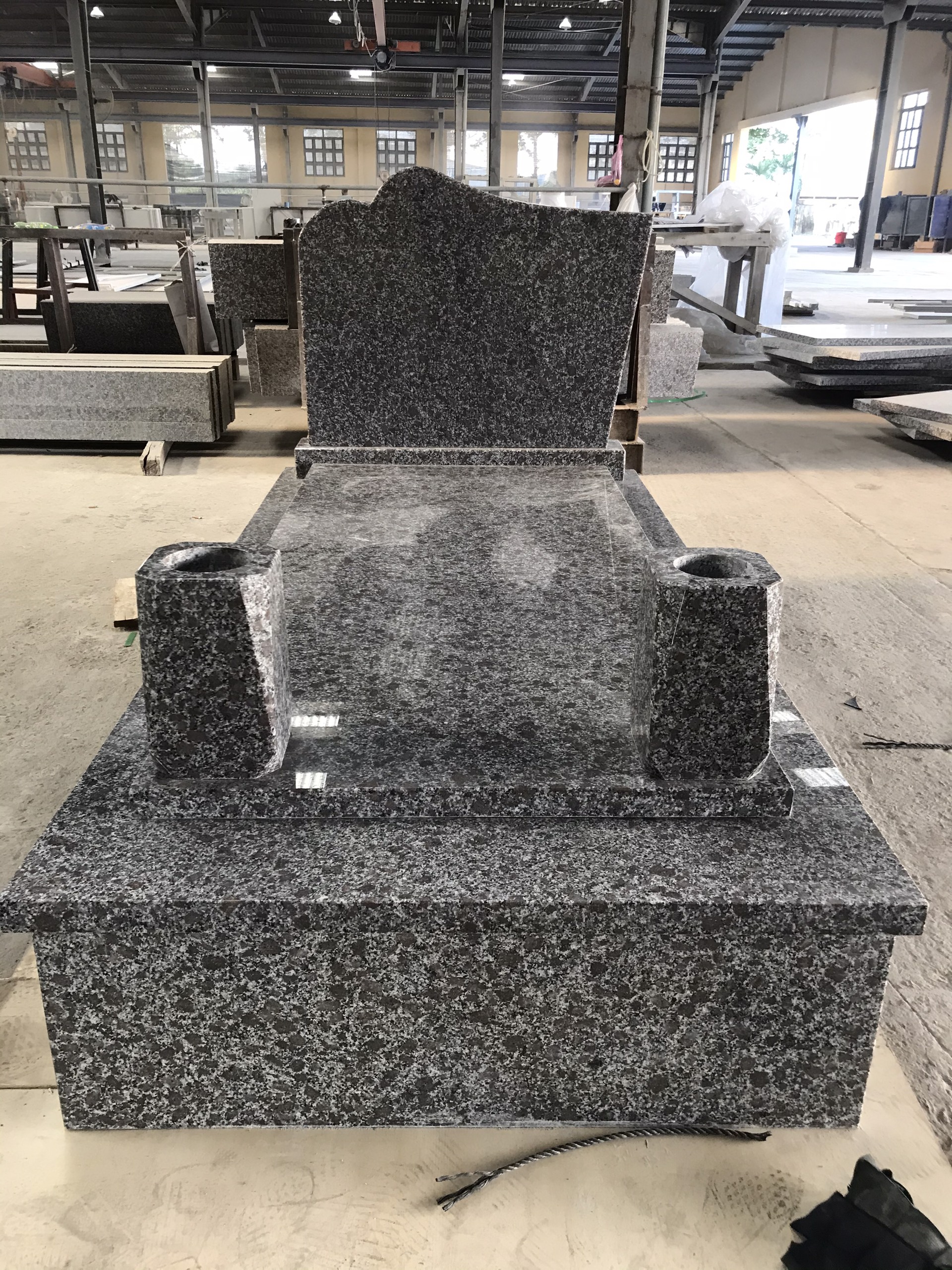 European-Style Single-Grave Set