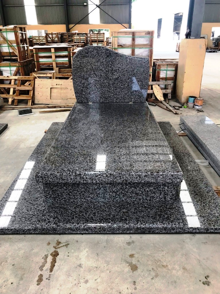 European-Style Single-Grave Set