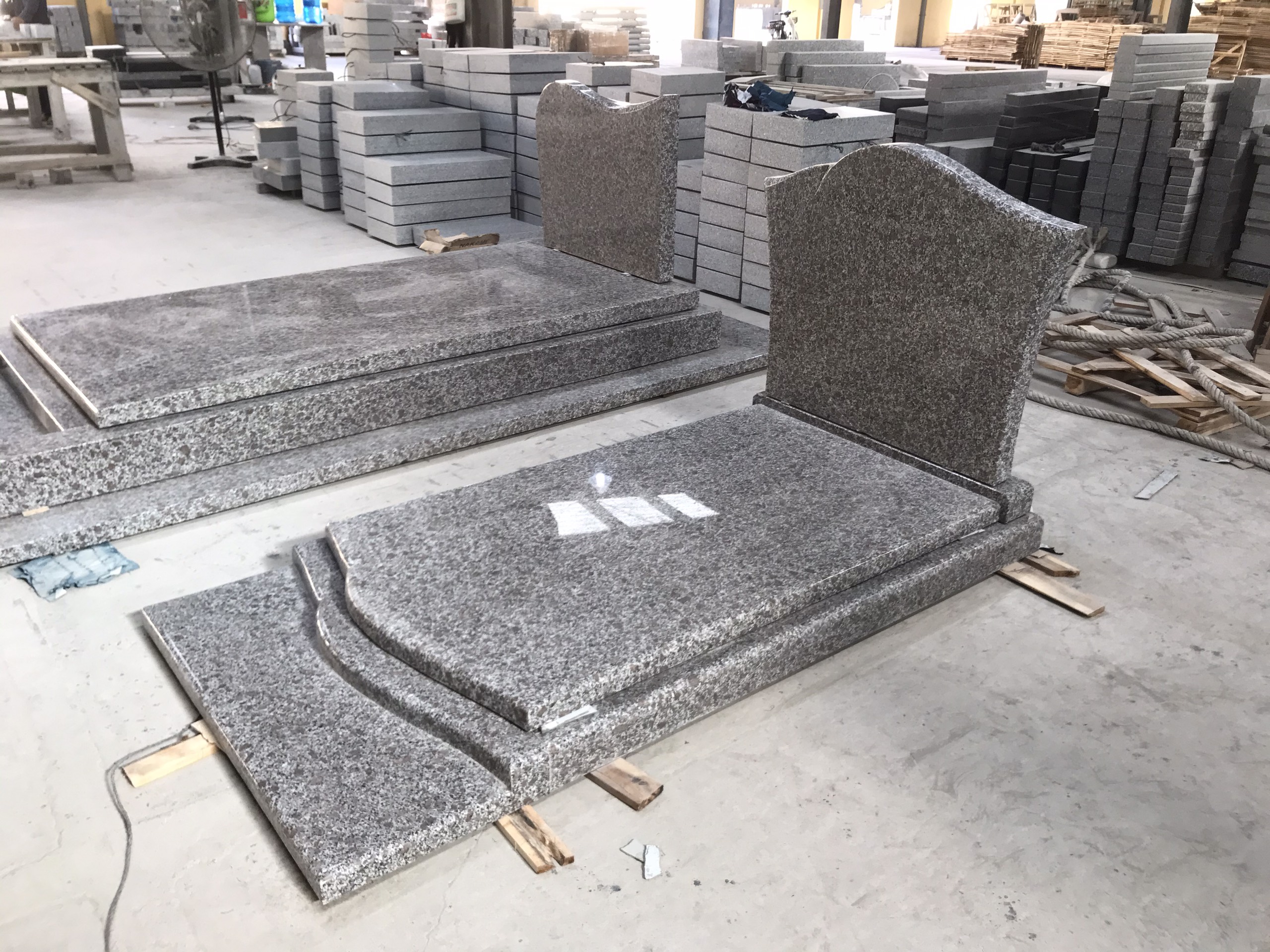 European-Style Single-Grave Set
