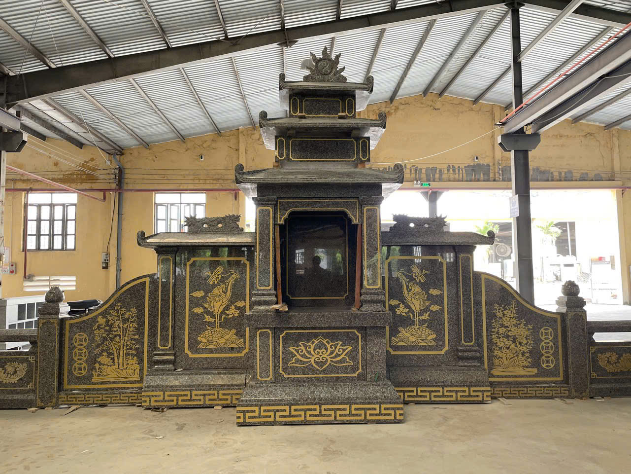 LĂNG MỘ NỘI ĐỊA